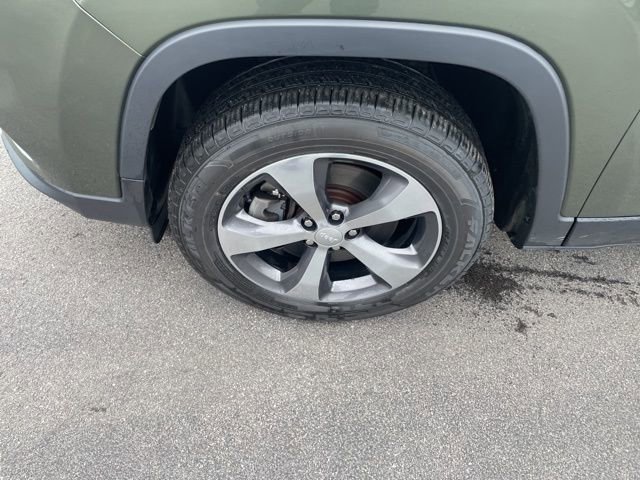 Used 2020 Jeep Cherokee Limited image 26