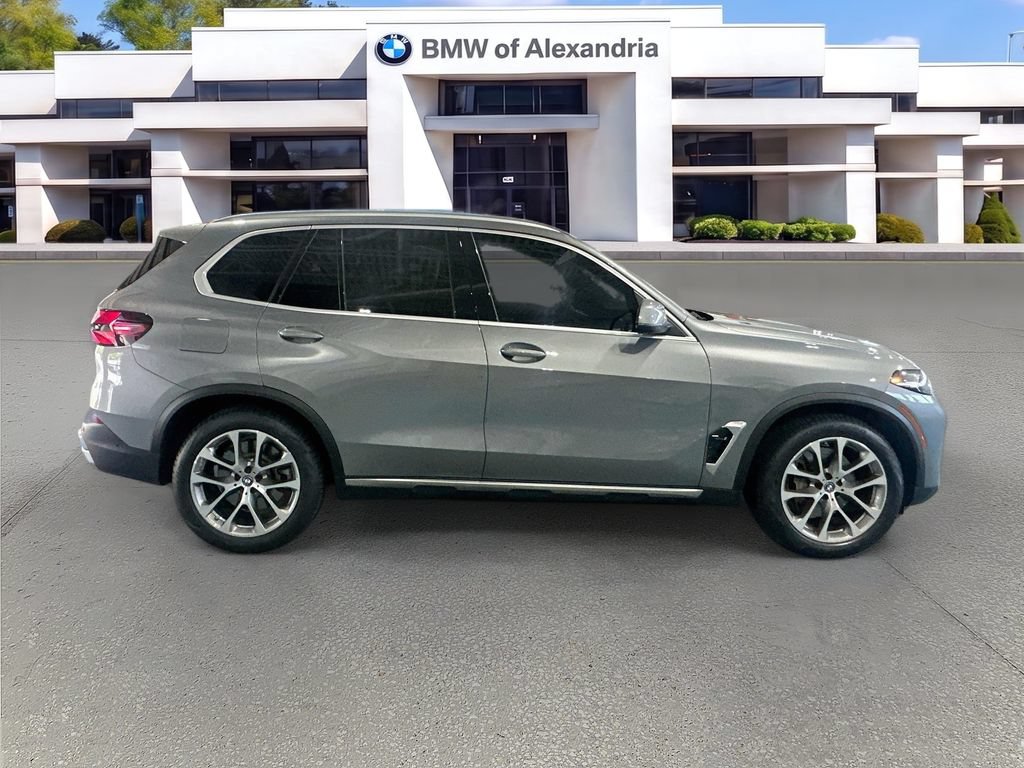 Used 2024 BMW X5 xDrive50e AWD/4WD image 4