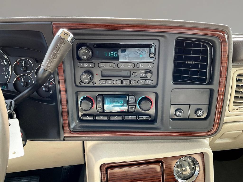 Used 2004 Cadillac Escalade EXT AWD/4WD image 10
