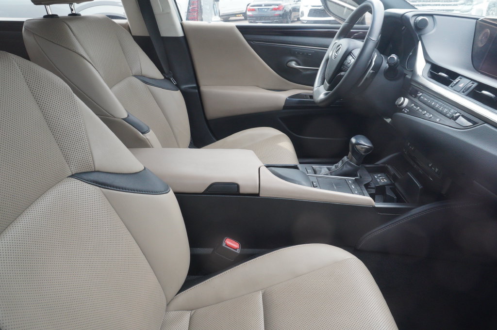 Used 2021 Lexus ES 350 w/ Premium Package FWD image 9