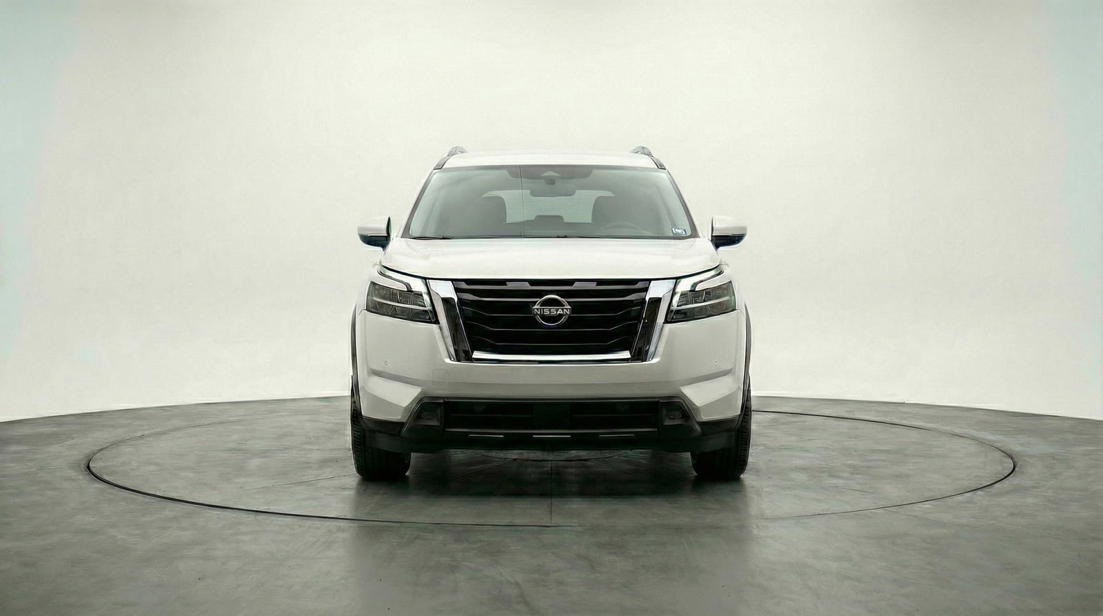 Used 2025 Nissan Pathfinder SV AWD/4WD image 2