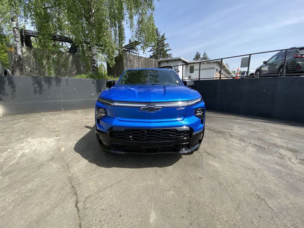 Used 2025 Chevrolet Silverado EV RST AWD/4WD image 9