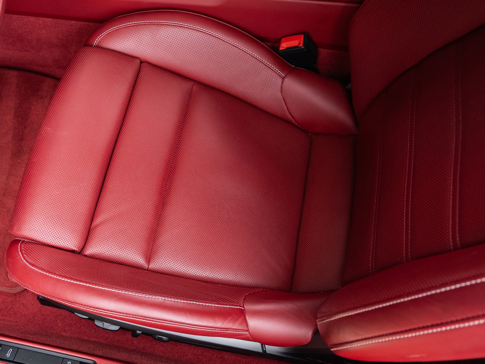 Certified 2022 Porsche 911 Turbo image 30
