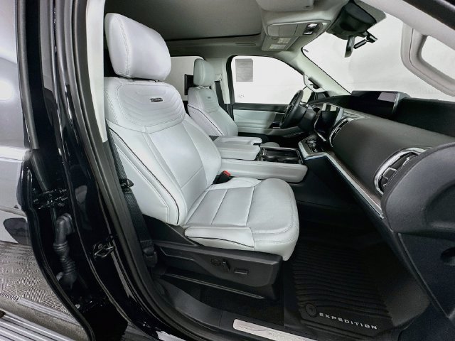 New 2027 Ford Expedition Platinum w/ Platinum Ultimate Package AWD/4WD image 39