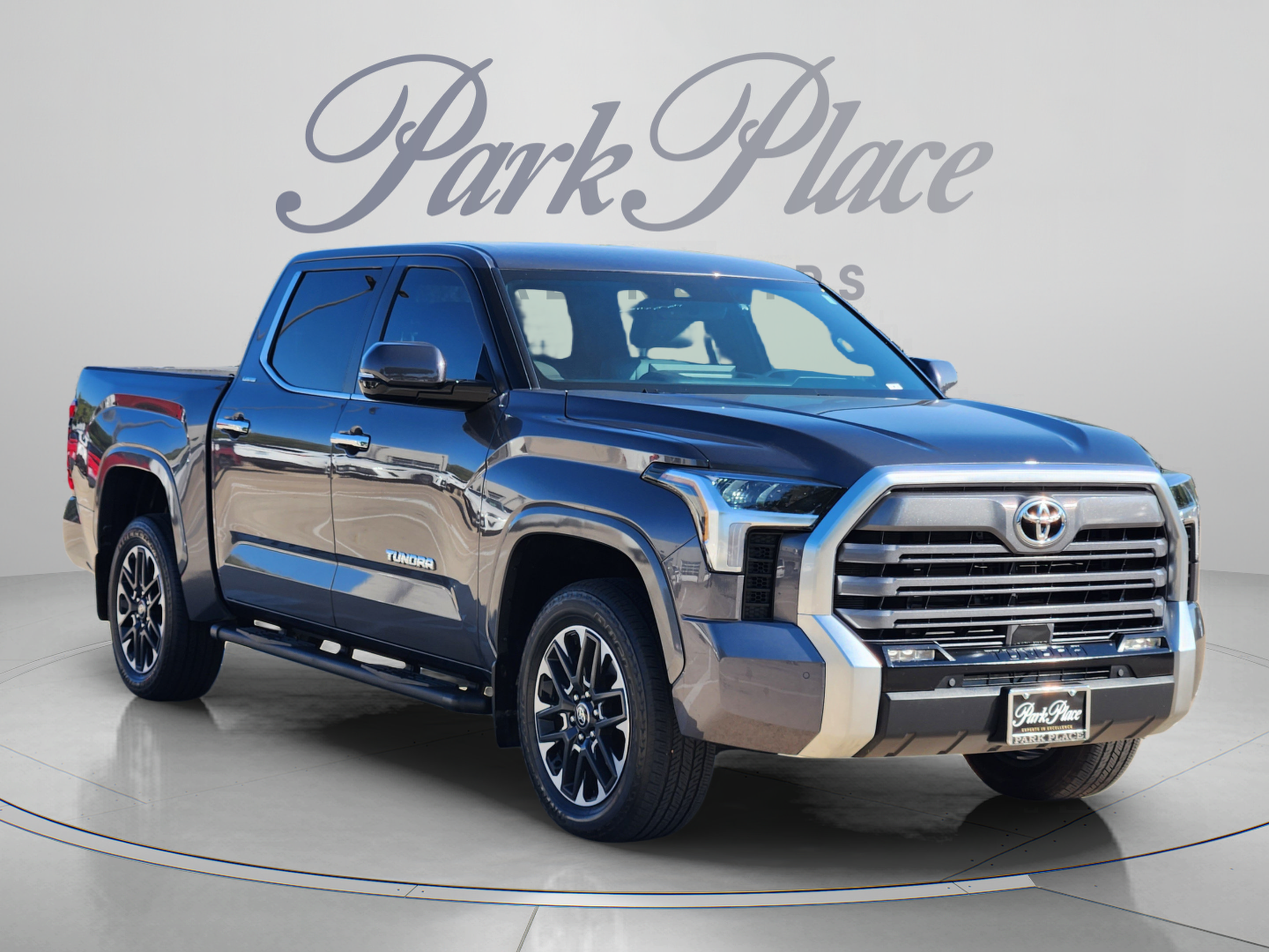 Used 2025 Toyota Tundra Limited AWD/4WD image 4