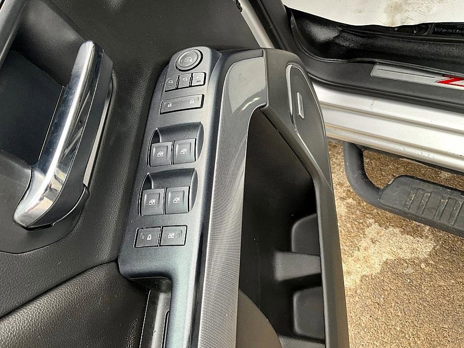 Used 2017 Chevrolet Silverado 1500 LTZ Z71 w/ Redline Edition image 14