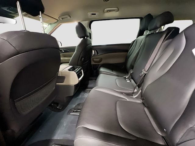 New 2026 Kia Carnival LXS FWD image 25