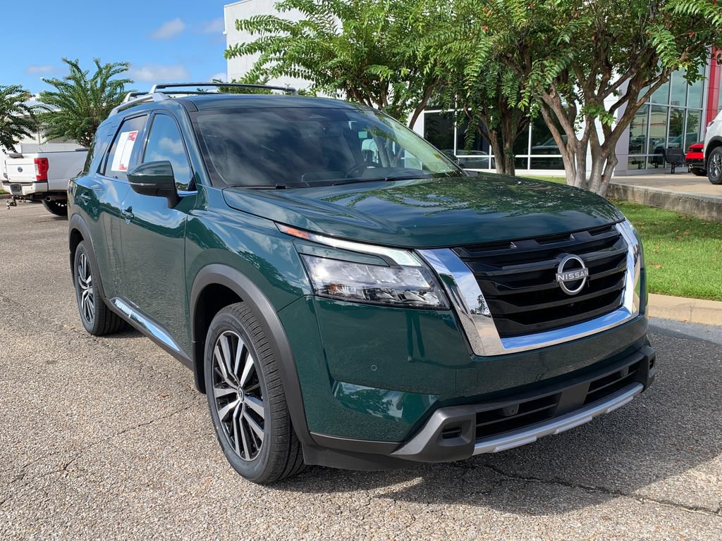 Used 2025 Nissan Pathfinder Platinum w/ Cargo Package