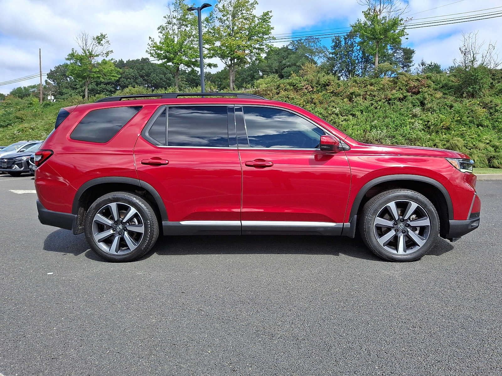 Used 2024 Honda Pilot Touring image 7