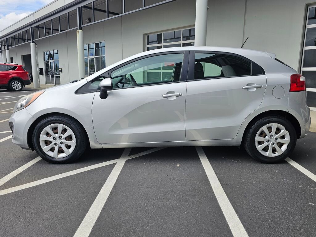 Used 2013 Kia Rio LX w/ PWR Pkg FWD image 2