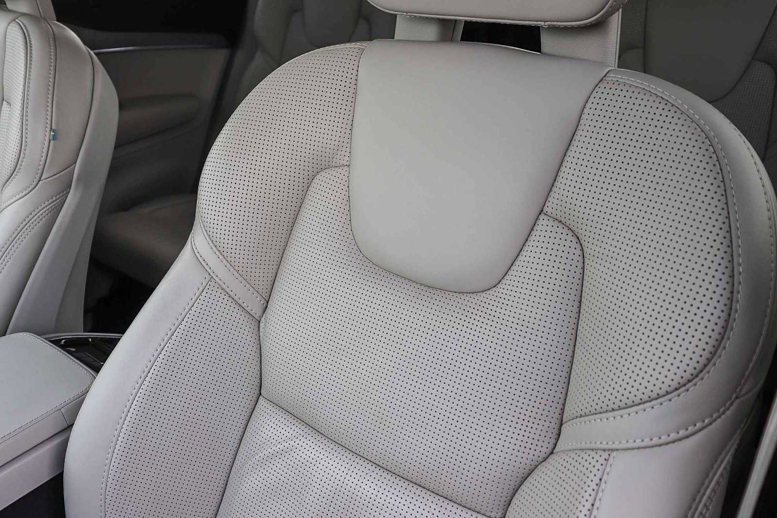 Used 2020 Volvo XC90 T8 Inscription w/ Protection Package Premier image 28