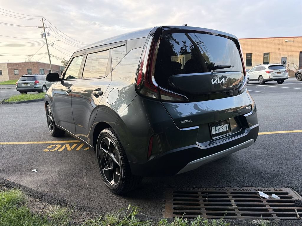 Used 2023 Kia Soul EX FWD image 6