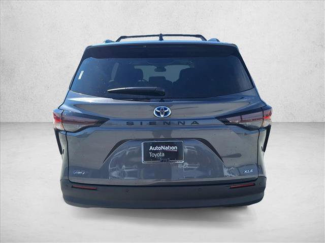Used 2025 Toyota Sienna XLE w/ XLE Plus Package image 7