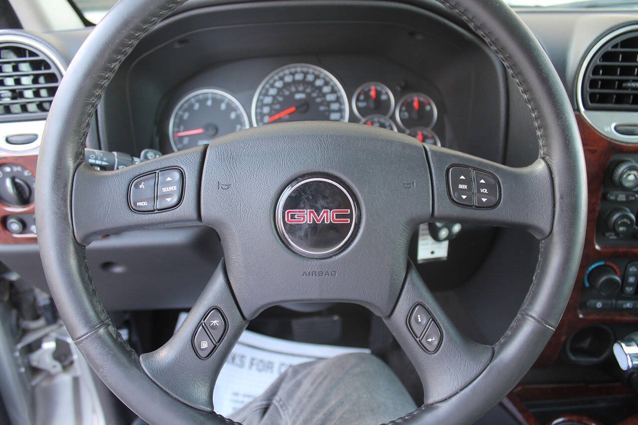 Used 2005 GMC Envoy XL SLT RWD image 33