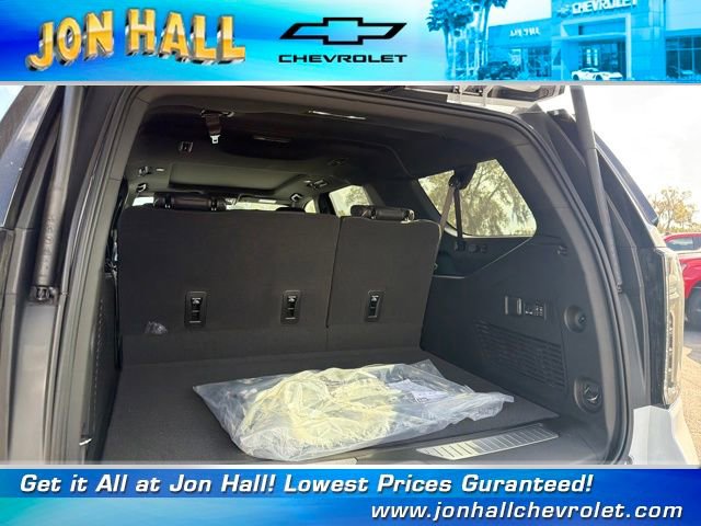 New 2026 Chevrolet Suburban Premier image 12