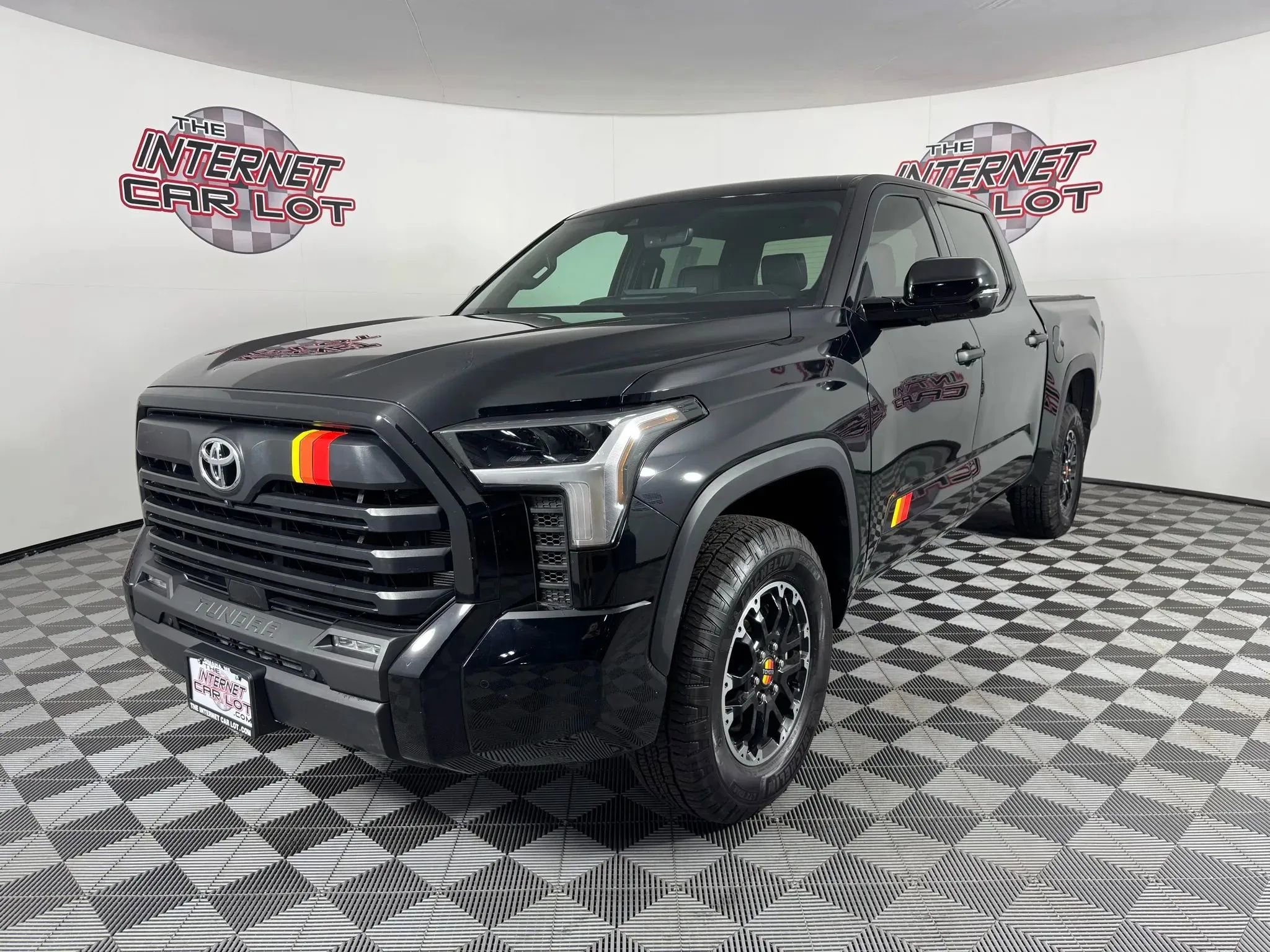 Used 2025 Toyota Tundra Platinum image 3
