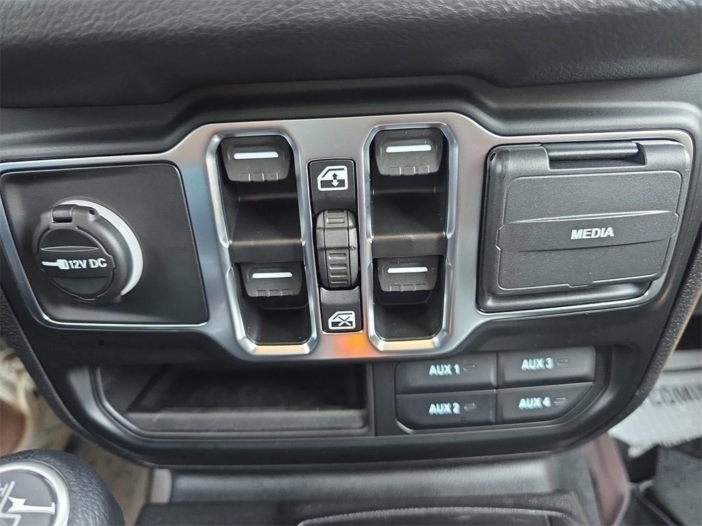 New 2025 Jeep Gladiator Sport image 22