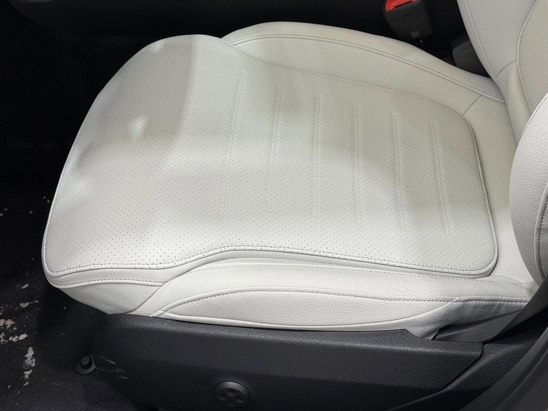 New 2026 Mercedes-Benz C 300 4MATIC Sedan image 16