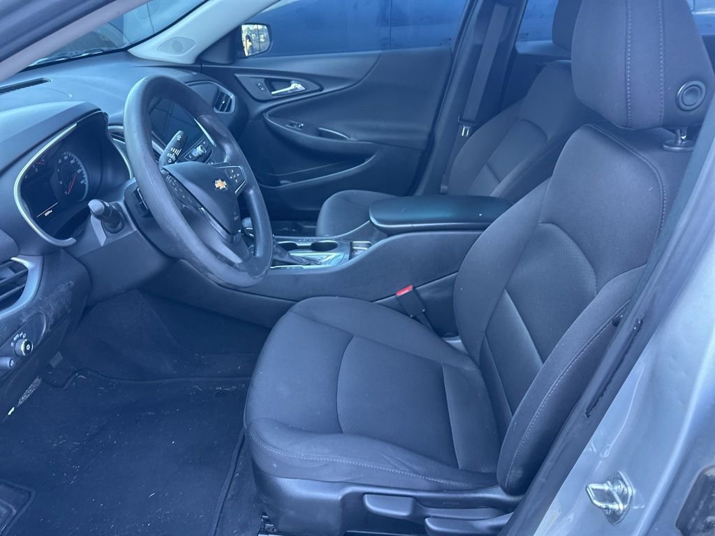 Used 2021 Chevrolet Malibu LS image 36