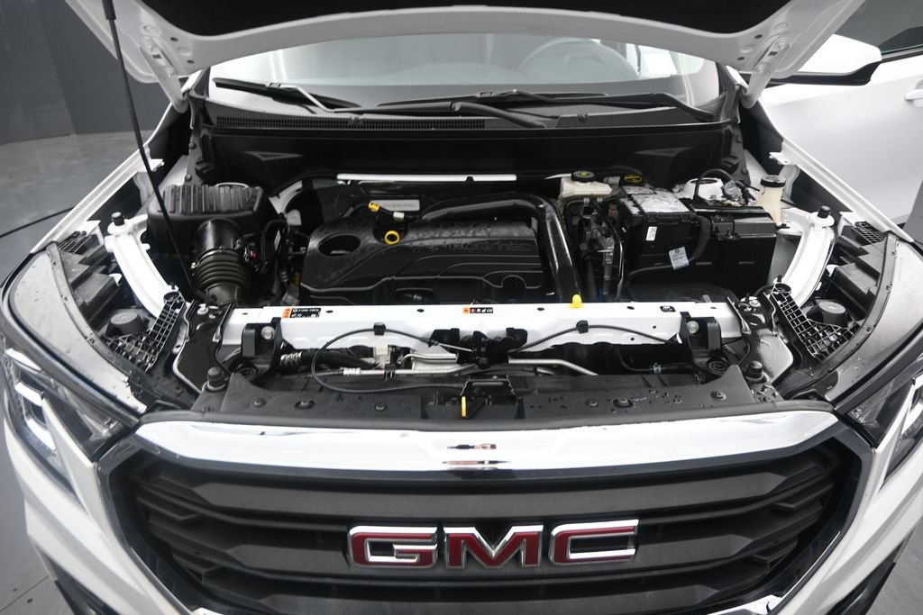Used 2024 GMC Terrain SLE w/ Driver Convenience Package FWD image 16