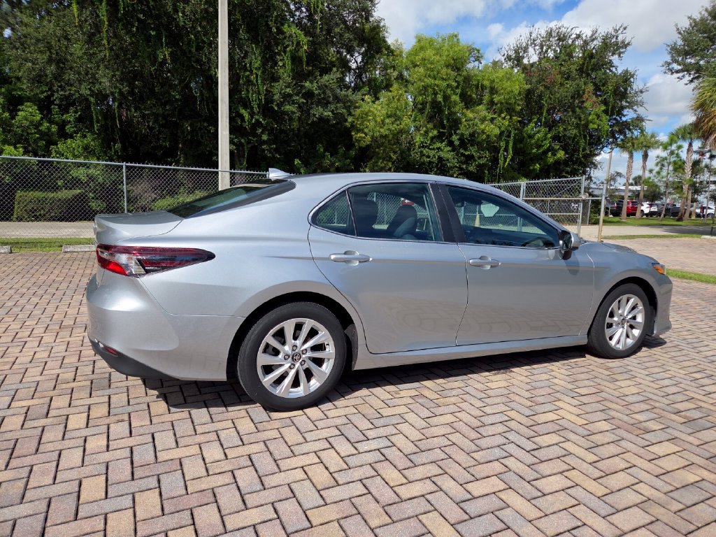 Certified 2021 Toyota Camry LE FWD image 11