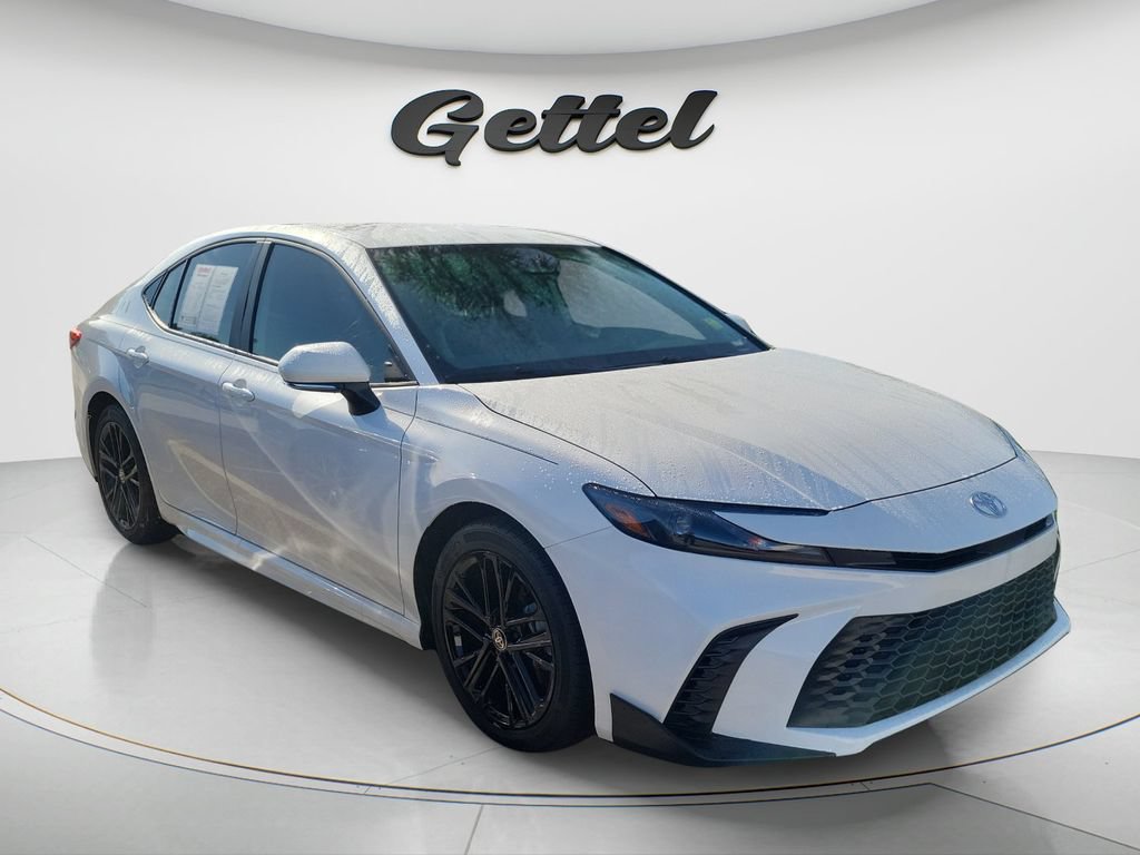 Used 2026 Toyota Camry SE FWD image 3