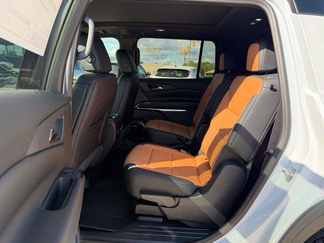 New 2027 Chevrolet Traverse Z71 w/ Enhanced Driving Package AWD/4WD image 9