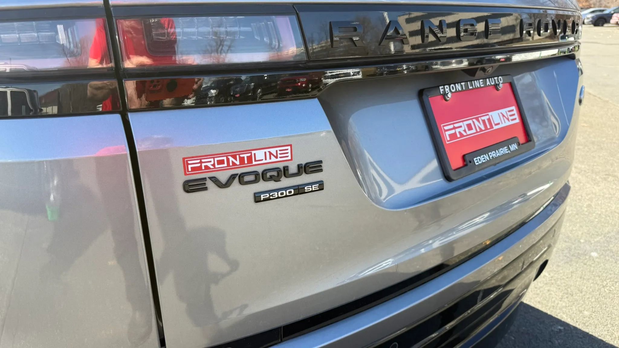 Used 2020 Land Rover Range Rover Evoque R-Dynamic SE image 9