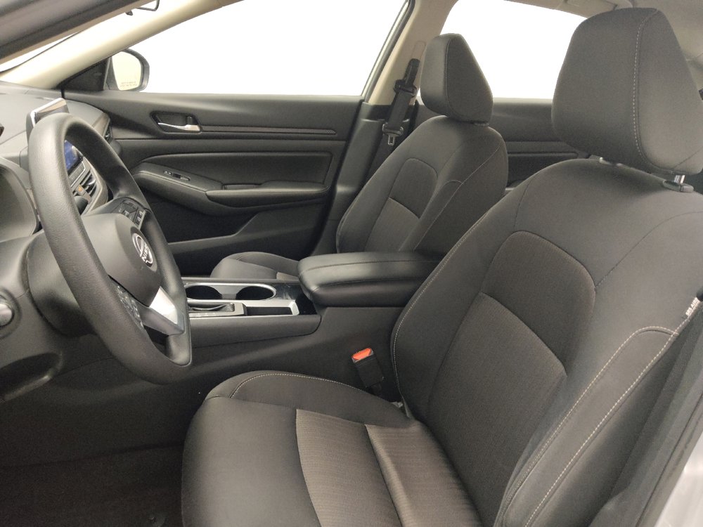 Used 2024 Nissan Altima 2.5 SV image 17