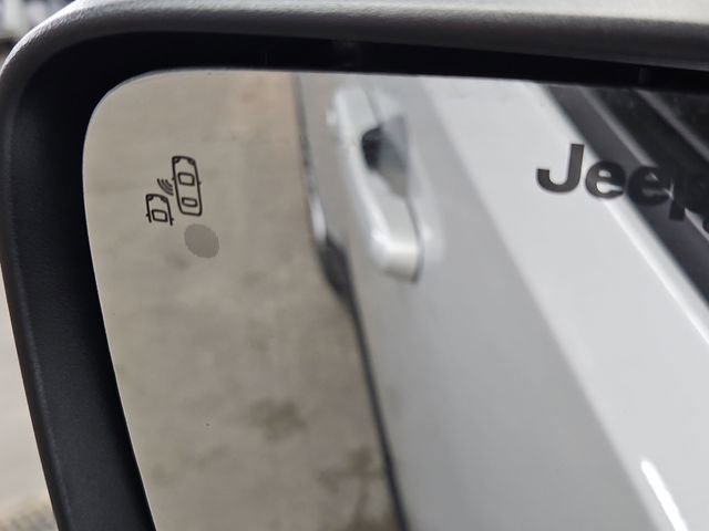 Used 2021 Jeep Renegade Latitude w/ Luxury Group I image 42