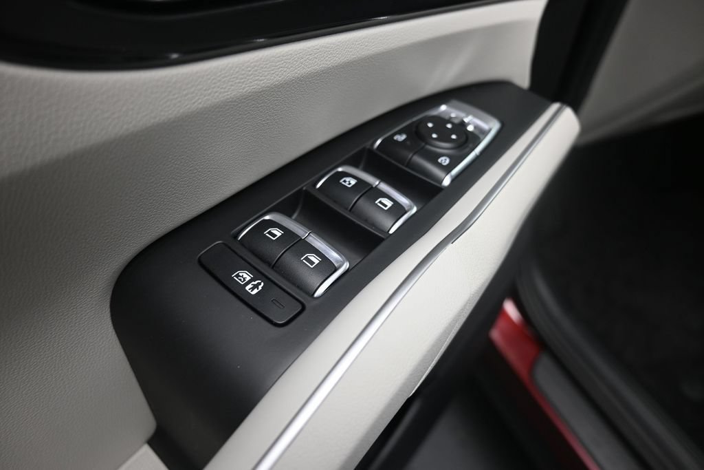 Used 2025 Kia Sorento S FWD image 23