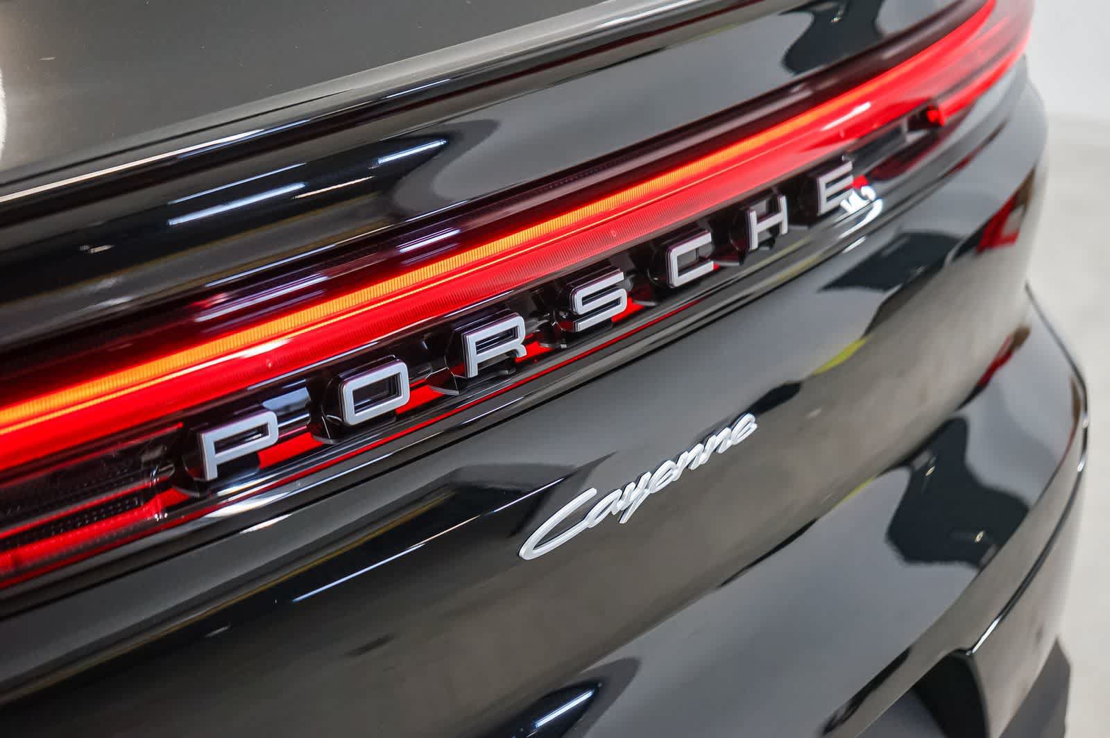 New 2026 Porsche Cayenne Coupe AWD/4WD image 12