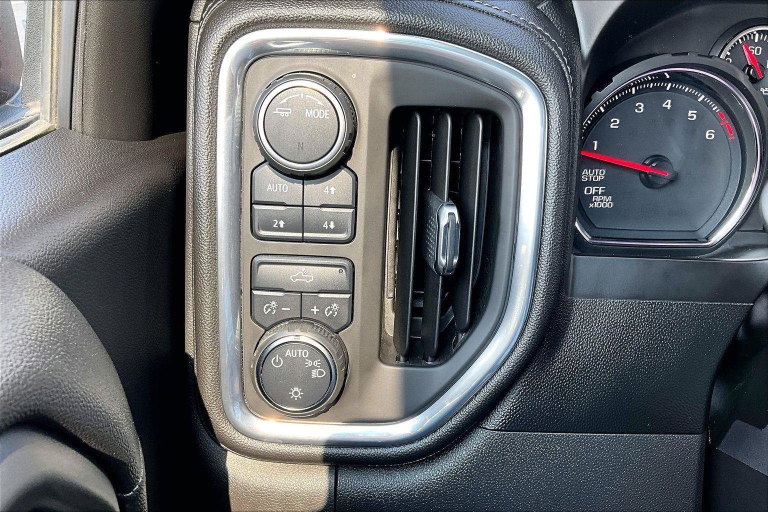 Used 2021 Chevrolet Silverado 1500 LT AWD/4WD image 36