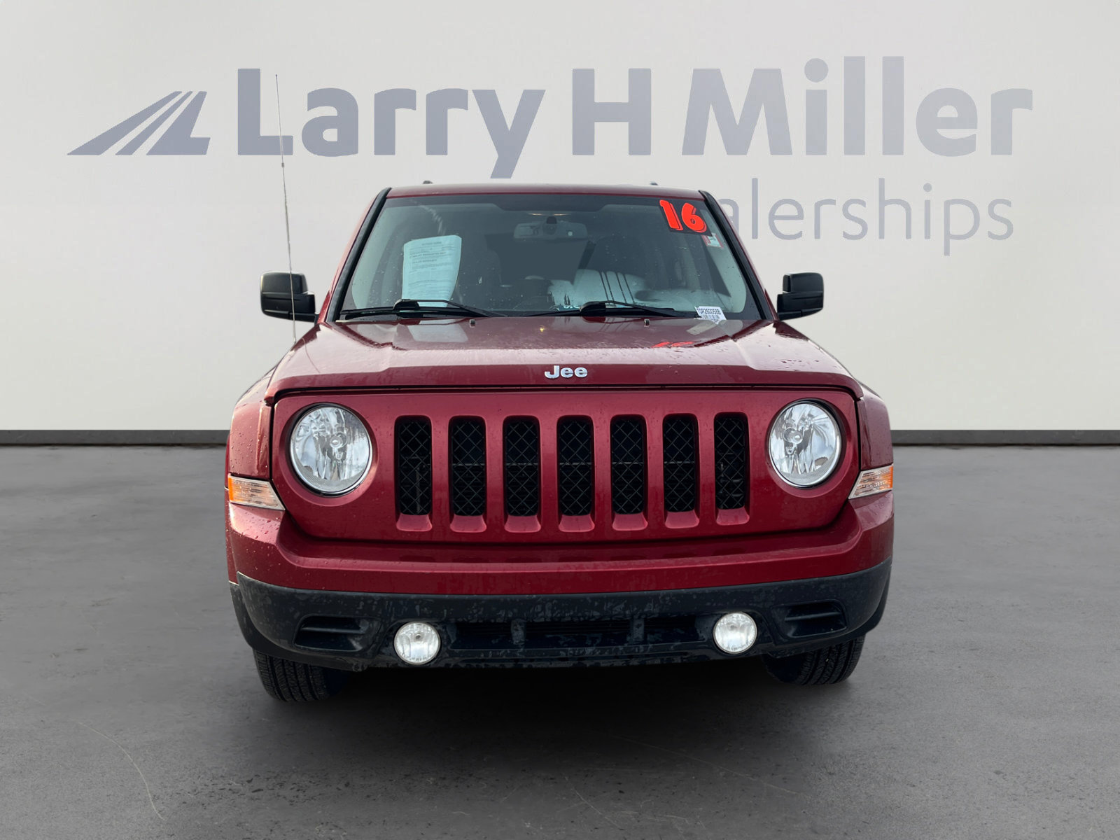 Used 2016 Jeep Patriot Sport image 8