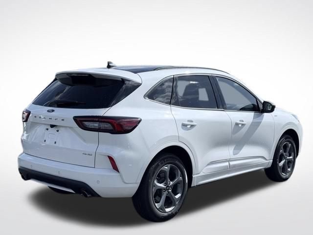 Used 2024 Ford Escape ST-Line w/ Tech Pack #1 AWD/4WD image 6