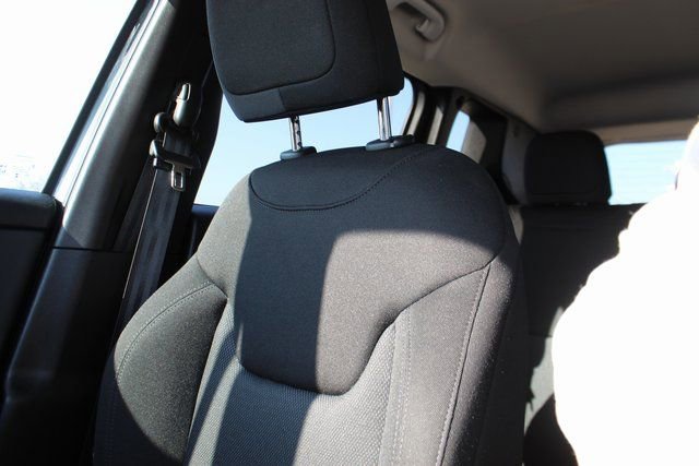 Used 2023 Jeep Renegade Latitude image 24