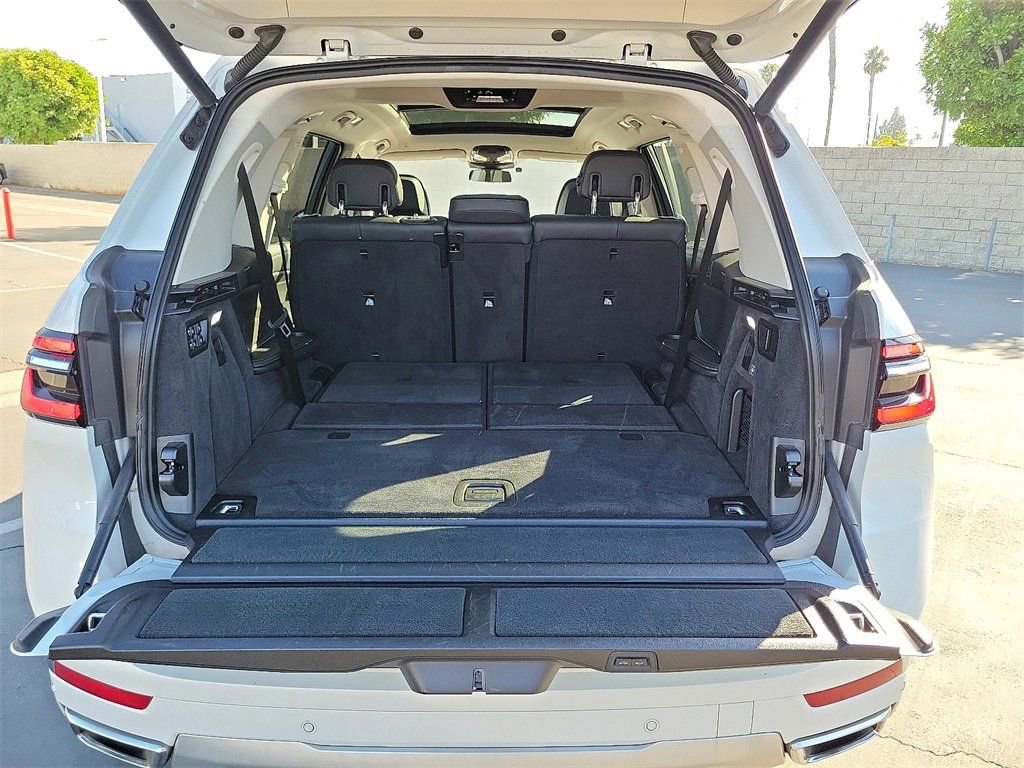 Used 2024 BMW X7 xDrive40i w/ Premium Package image 22