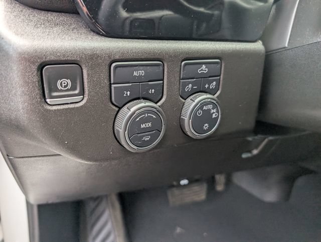 Used 2025 Chevrolet Silverado 1500 LT AWD/4WD image 17