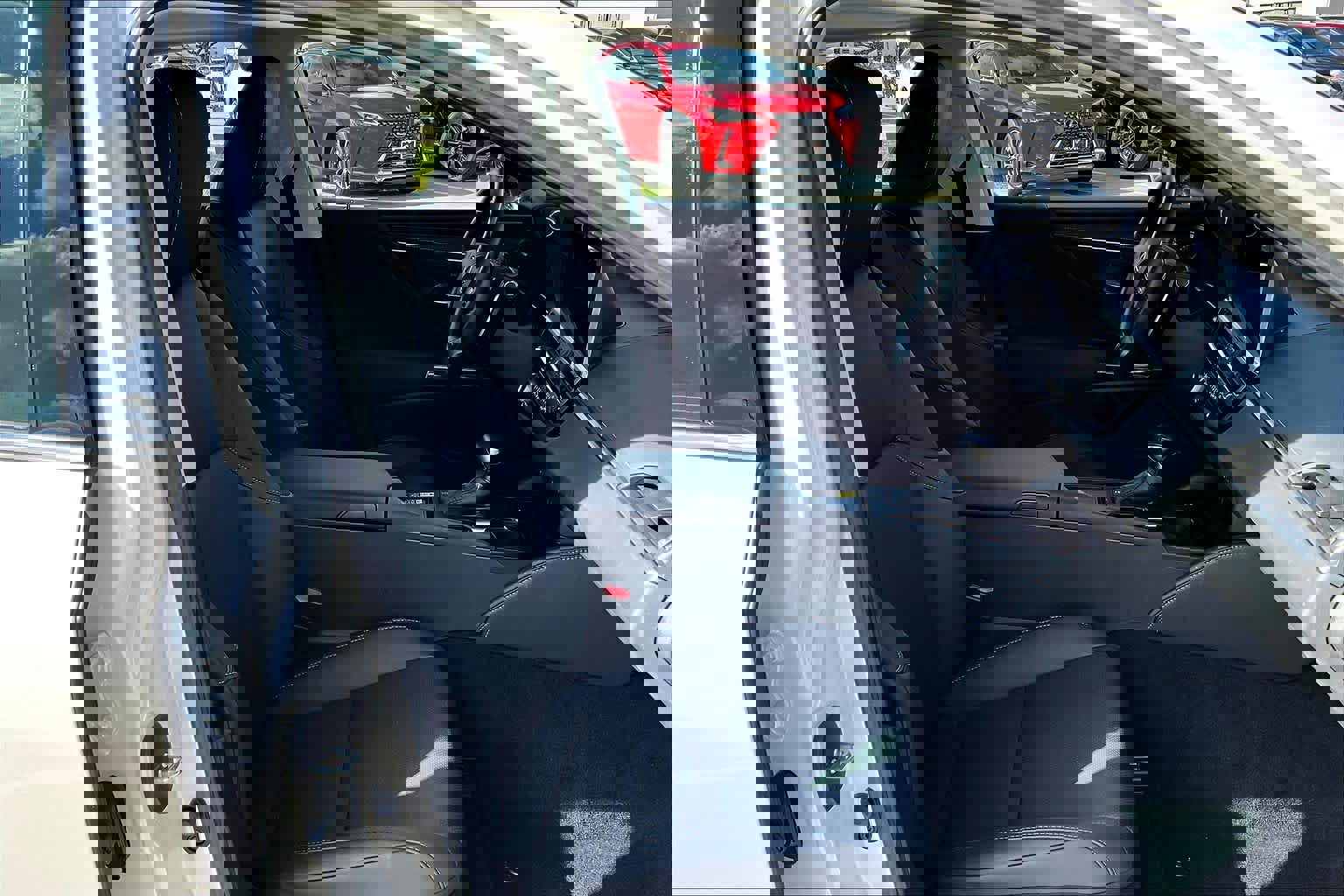 Certified 2025 Lexus ES 300h w/ Premium Package image 8