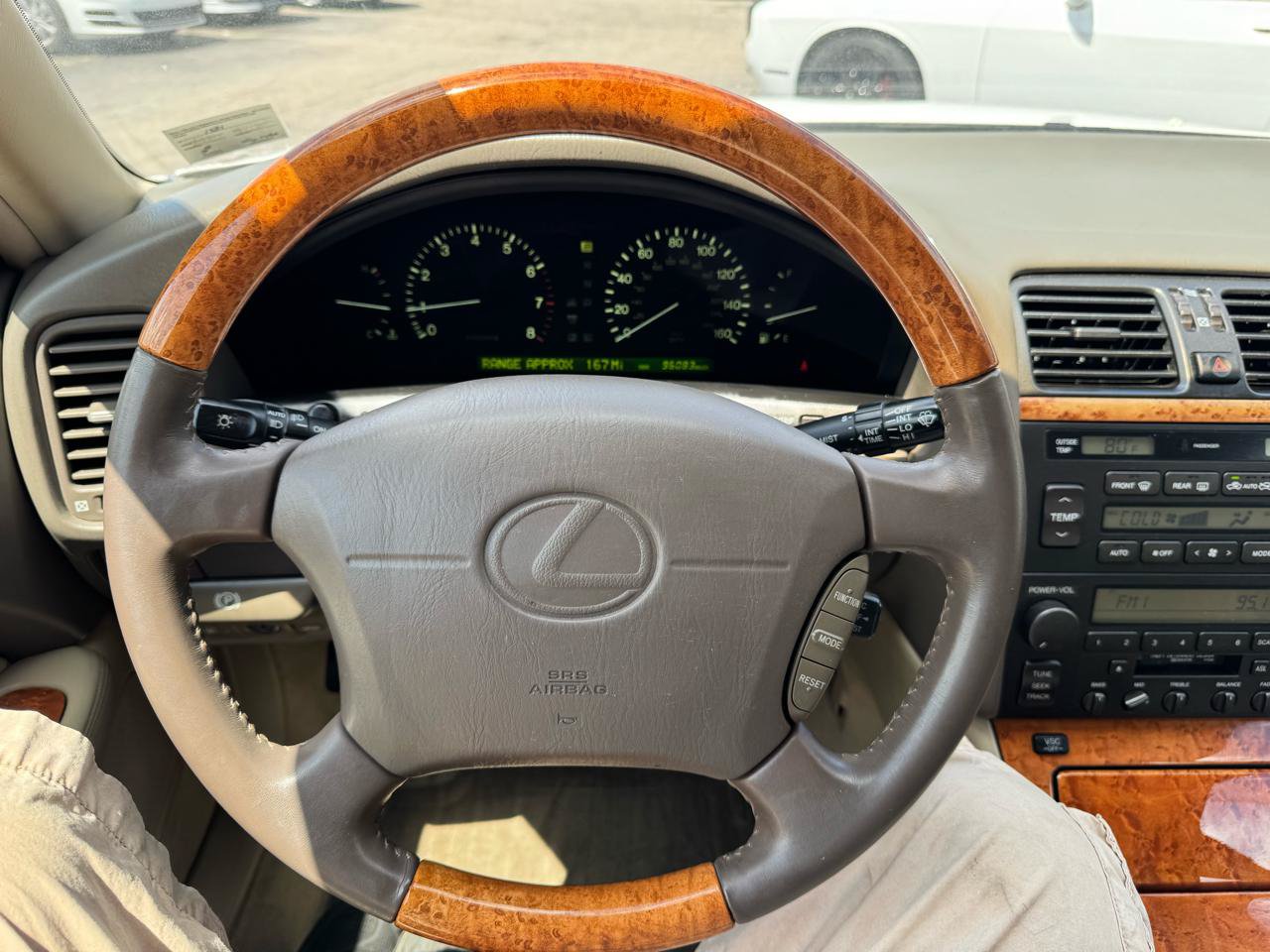 Used 2000 Lexus LS 400 w/ Platinum Series RWD image 29