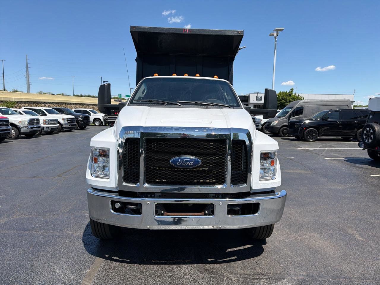 Used 2019 Ford F750 2WD Crew Cab Super Duty image 3
