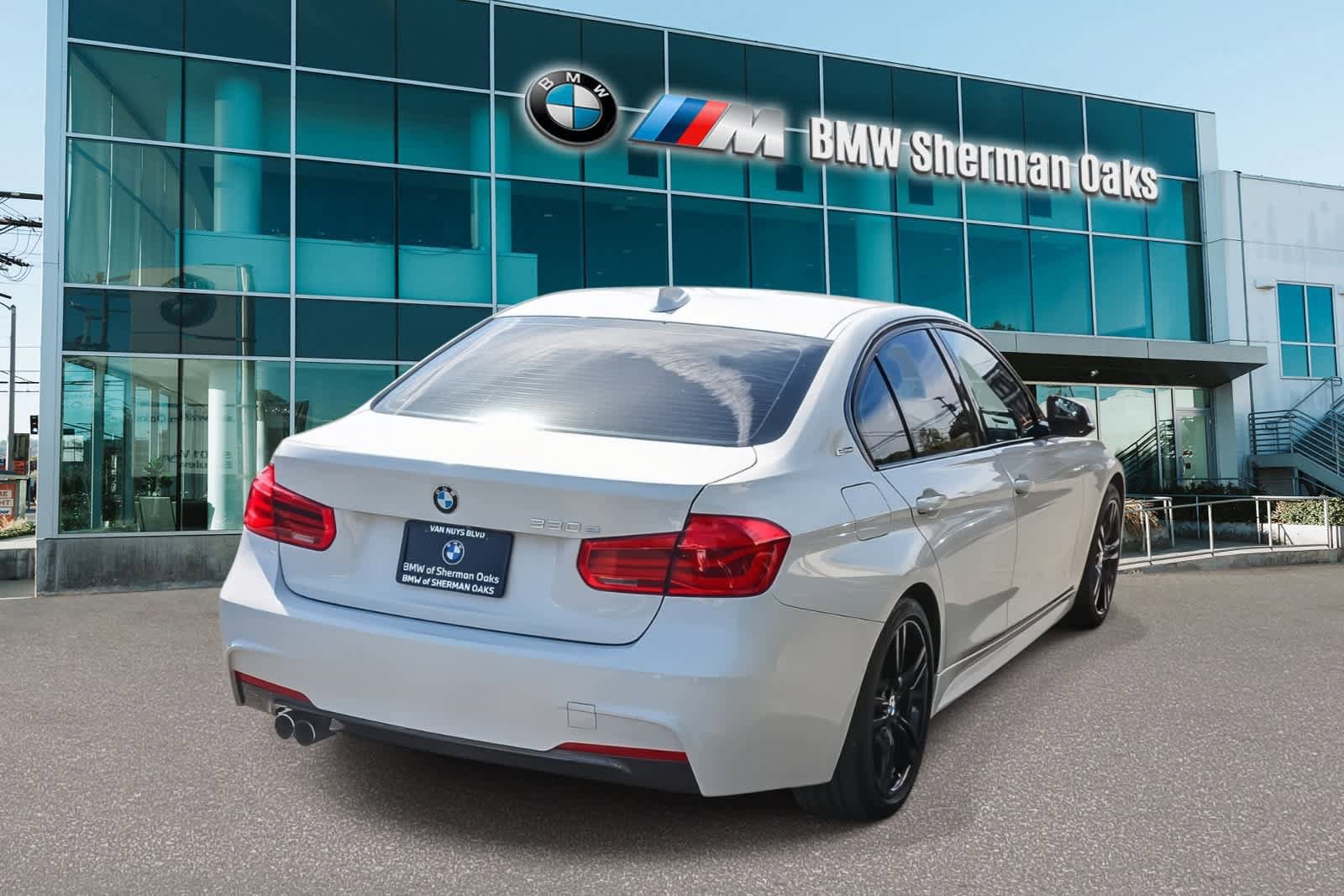 Used 2018 BMW 330e image 4