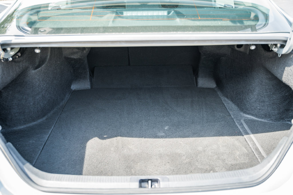 Used 2025 Toyota Camry LE FWD image 11