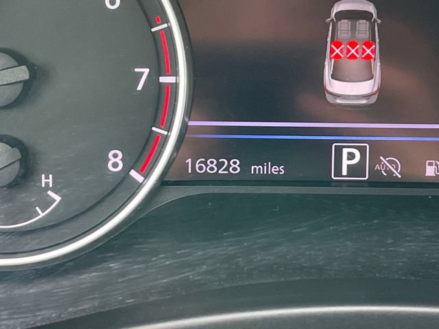 Used 2025 Nissan Sentra SV FWD image 11