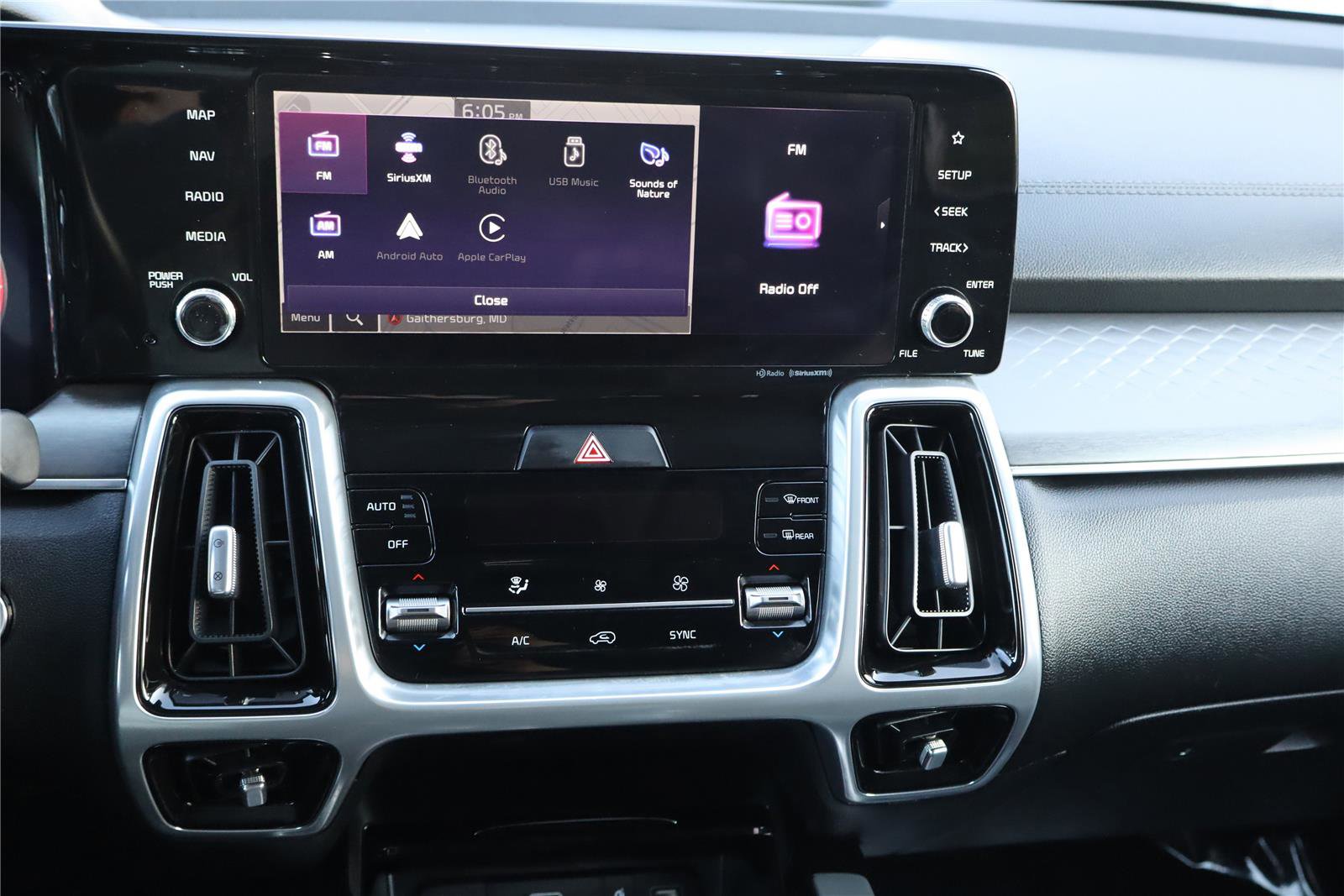 Certified 2023 Kia Sorento SX image 19