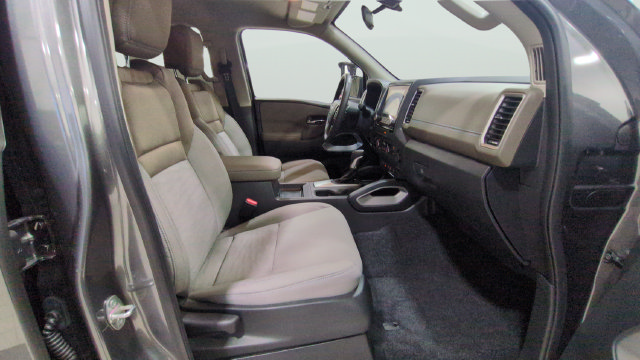 Used 2024 Nissan Frontier 4x4 Crew Cab image 13