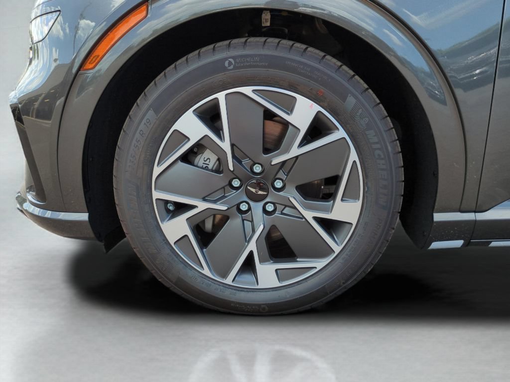 New 2026 Genesis GV60 RWD image 27