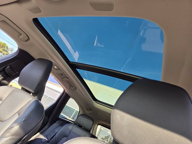 Certified 2023 Volvo XC60 B5 Plus FWD image 10