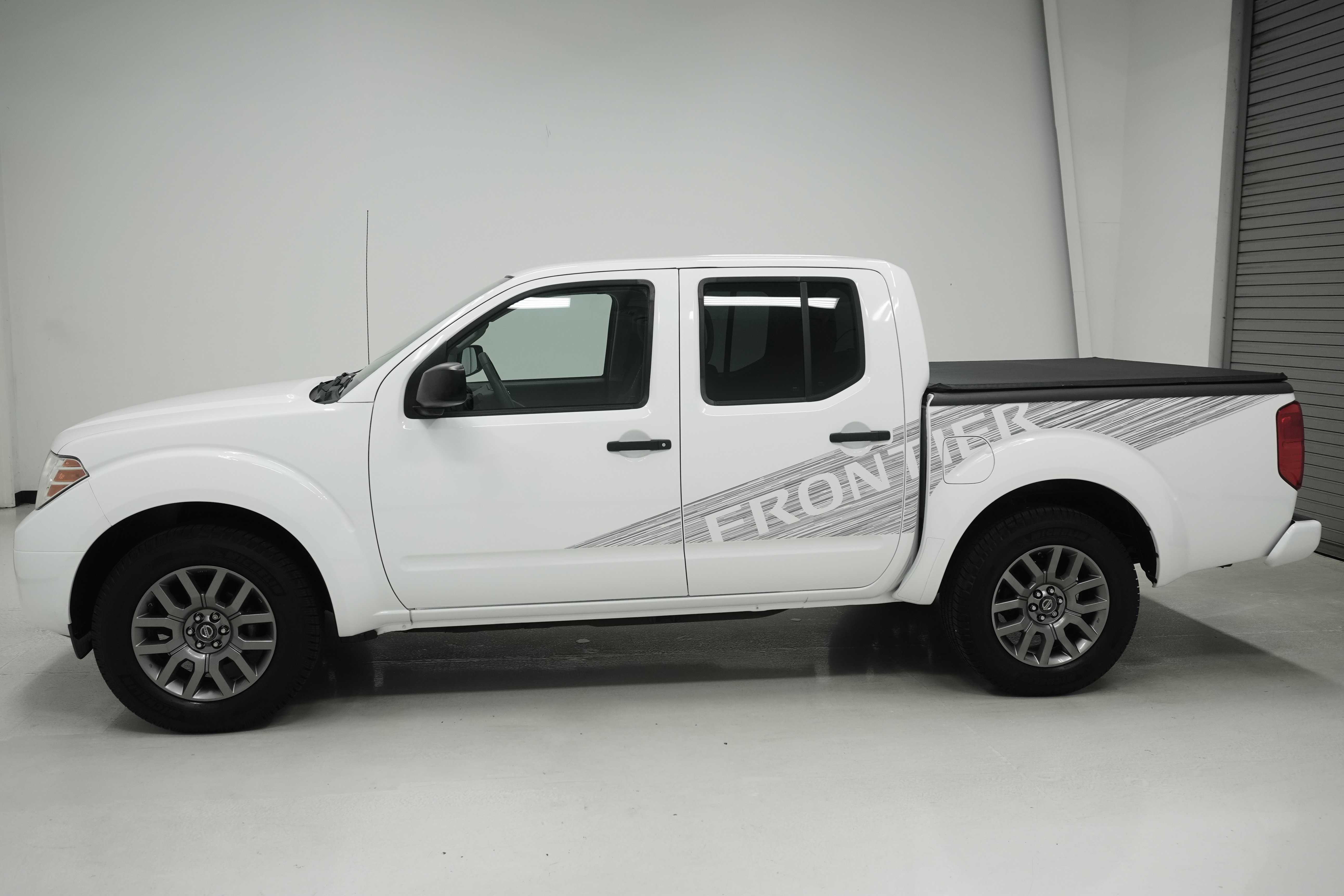 Used 2012 Nissan Frontier SV w/ Sport Appearance Pkg RWD image 7