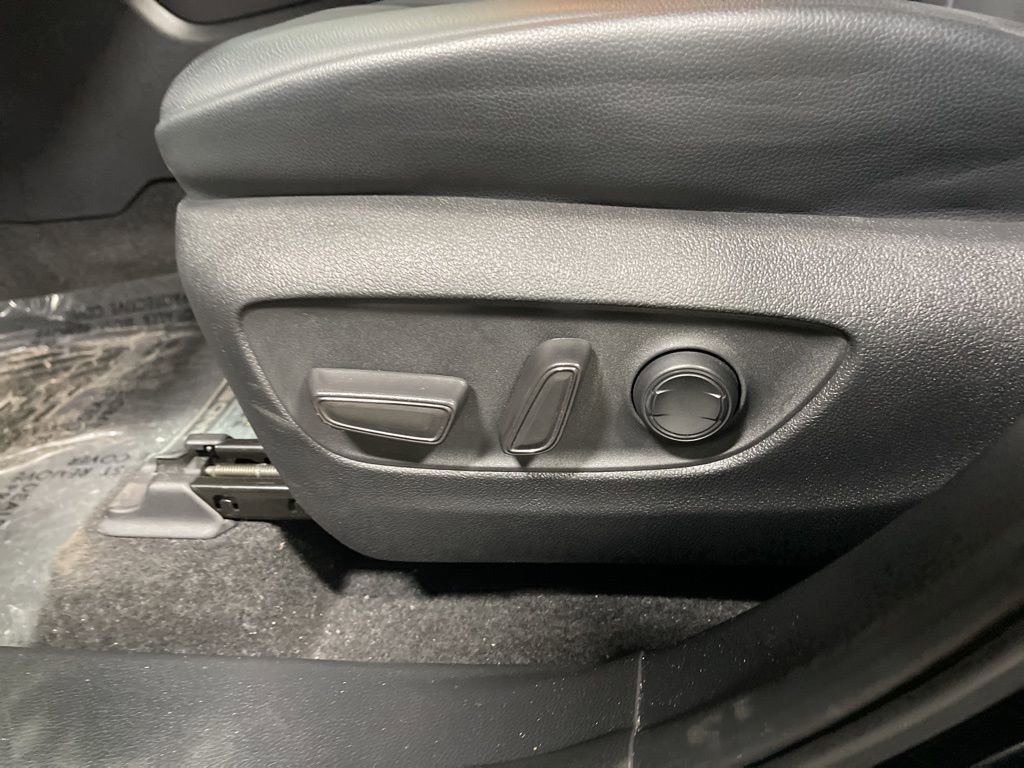 Used 2024 Toyota Highlander XLE image 23